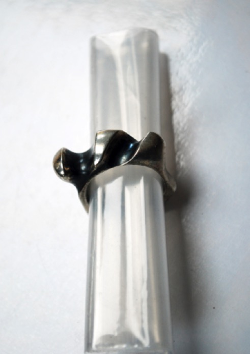 74-01 : ring - zilver gegoten naar gemaakt model